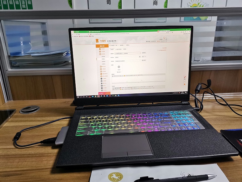 今天又是元氣滿滿的一天，加油澳納森